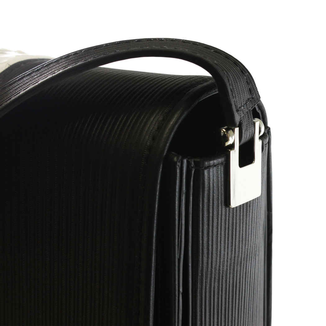 BLACK RADIANT CLUTCH BAG