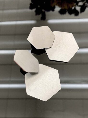 SE // SURGICAL STEEL HEXAGON EARRINGS, SILVER