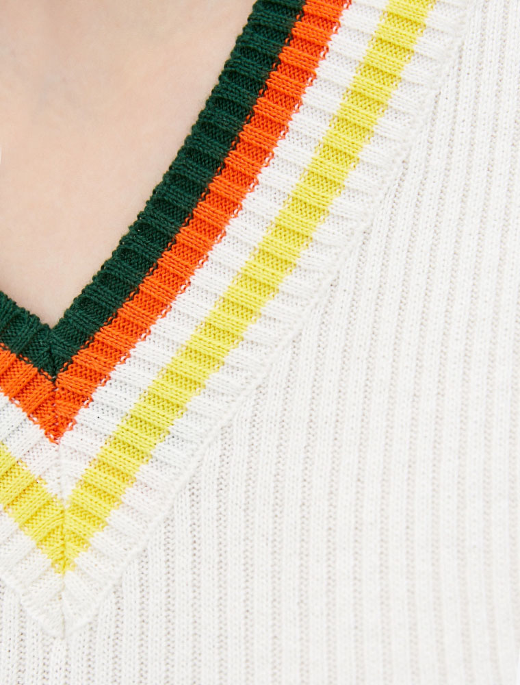 GDM // WOMAN'S V-NECK PULLOVER, CREAM - Image 3
