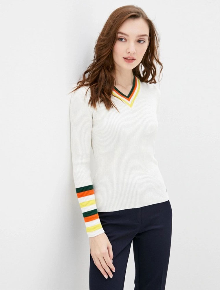 GDM // WOMAN'S V-NECK PULLOVER, CREAM - Image 2