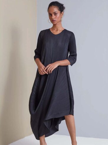 SCARLET SAGE // 3/4 SLEEVE ASYMMETRICAL LAILA WAIST DRAPE DRESS, BLACK