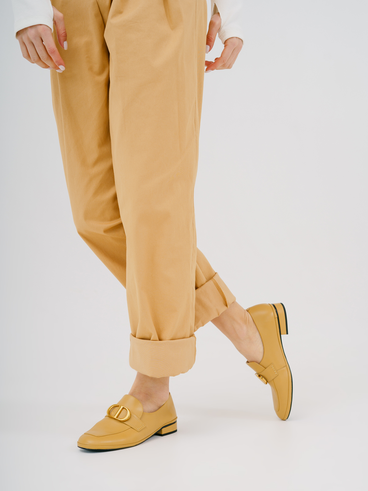 VITTO ROSSI // CD FRONT DETAIL LEATHER FLATS, WHITE - Image 3