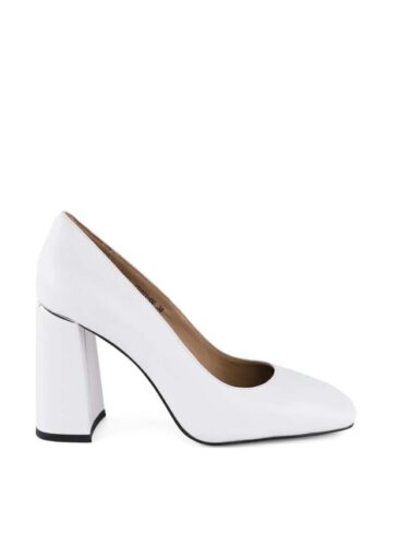 MIRATON // BLOCK HEEL SQUARE TOE PUMPS, WHITE