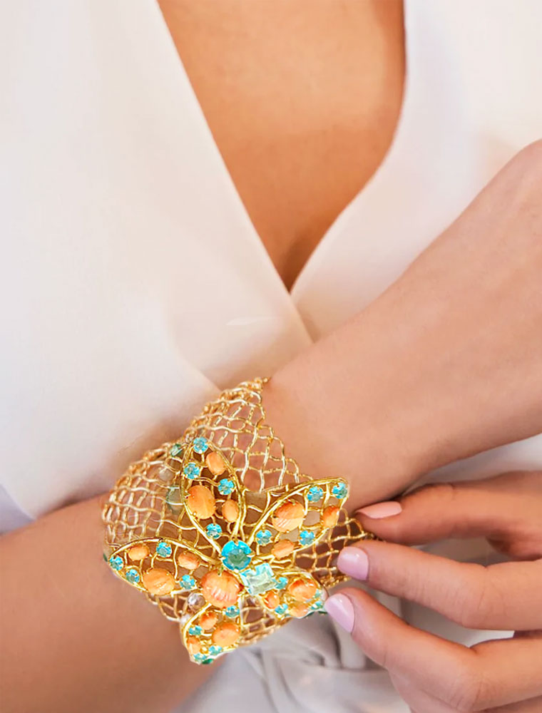 BOUNKIT // DOUBLE MESH CUFF WITH BLACK ONYX, FUCHSIA AND PEARLS - Image 4