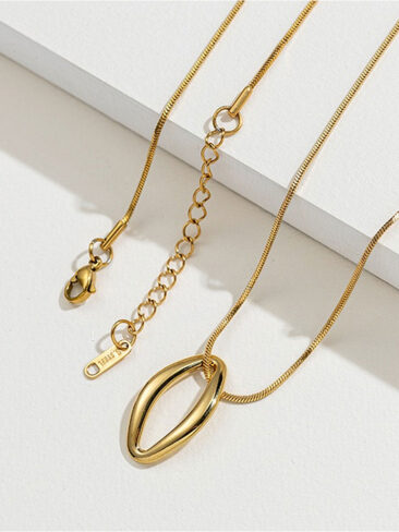 SE // SURGICAL STEEL OVAL SHAPE PENDANT NECKLACE, GOLD