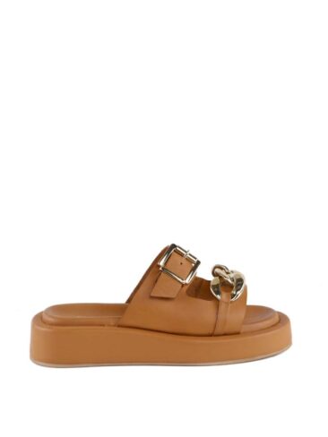 ATTIZZARE // CHUNKY CHAIN FRONT DETAIL SANDALS, BEIGE