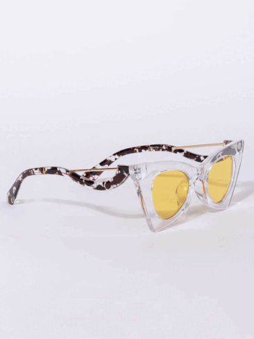 A.KOM // CAT EYE PLASTIC SUNGLASSES, CLEAR