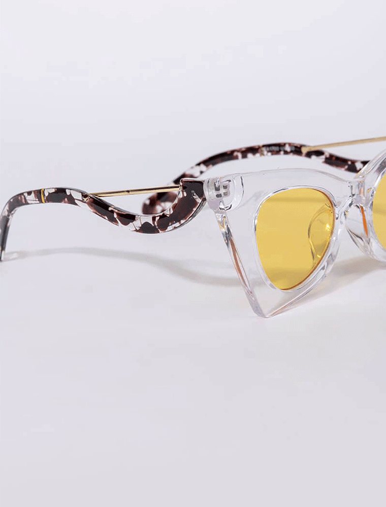 A.KOM // CAT EYE PLASTIC SUNGLASSES, CLEAR - Image 3