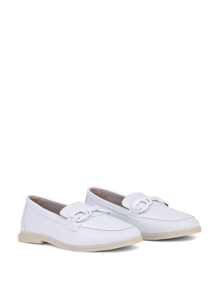 ATTIZZARE // CHAIN DETAIL ALMOND TOE LOAFERS, WHITE - Image 2