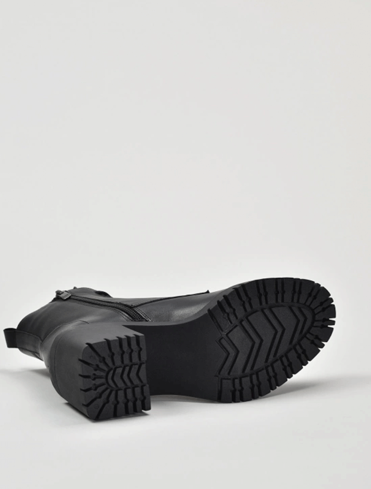 VITTO ROSSI // LACE-UP V-TOE CHUNKY HEEL LEATHER BOOTIES, BLACK - Image 3