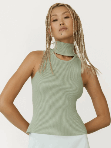 GEPUR // RIBBED SLEEVELESS TURTLENECK W/ NECKLINE DETAIL, SAGE GREEN